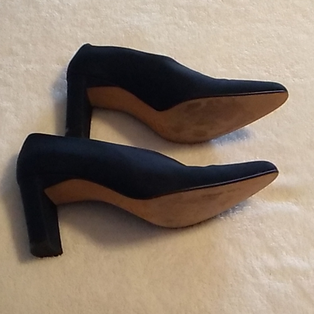 Shoes - Picture 2 of 3